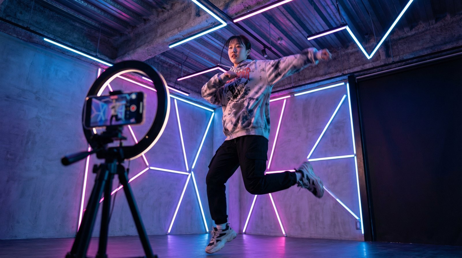 母狗短视频-潮流舞蹈挑战